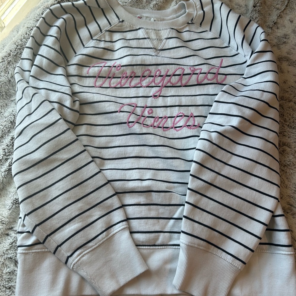 Vineyard Vines Women's White and Black Striped Sweater